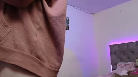 Snapshot of daphnepurple chatting on 21, 12, 2024 DAPHNE online show from 21, 12, 2024