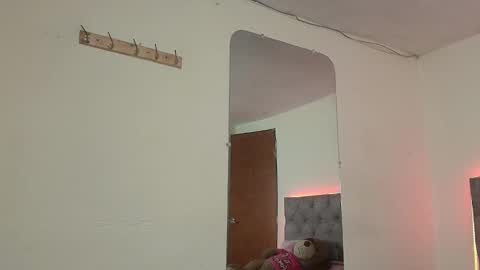 Snapshot of daphnepurple chatting on 8, 1, 2025 DAPHNE online show from 8, 1, 2025