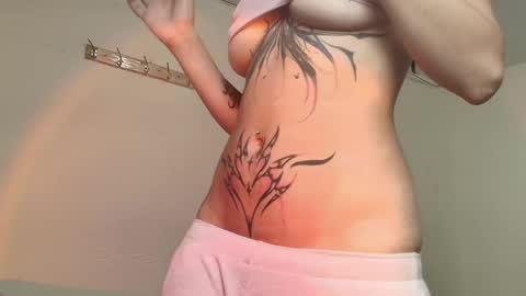 Snapshot of daphnepurple chatting on 16, 1, 2025 DAPHNE online show from 16, 1, 2025