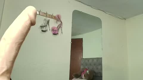 Snapshot of daphnepurple chatting on 28, 2, 2025 DAPHNE online show from 28, 2, 2025