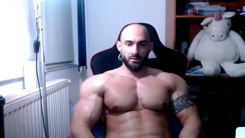 Snapshot of dariomuscle chatting on 2, 12, 2024 Dario online show from 2, 12, 2024