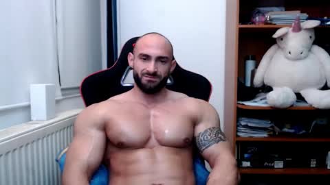 Snapshot of dariomuscle chatting on 3, 12, 2024 Dario online show from 3, 12, 2024