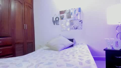 Snapshot of dark_angell77 chatting on 17, 10, 2025 dark_angell77 online show from 17, 10, 2025