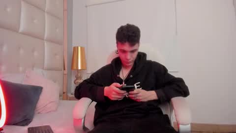 dark_sun333 online show from 8, 11, 2025