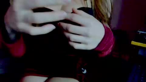 Snapshot of darkskullmistress chatting on 19, 1, 2025 roseredgoddess online show from 19, 1, 2025