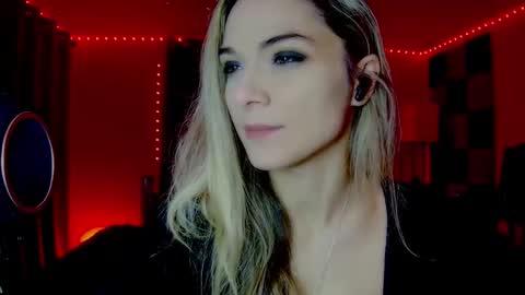 Snapshot of darkskullmistress chatting on 6, 11, 2025 roseredgoddess online show from 6, 11, 2025