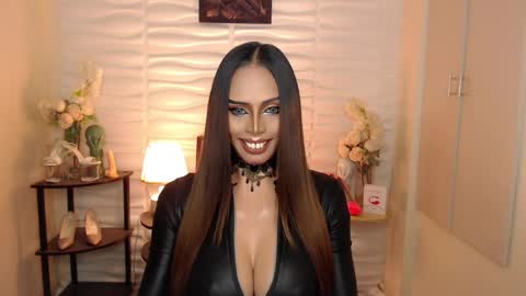 Snapshot of darksoul_mistress chatting on 18, 12, 2024 HAPPY BIRTHDAY MISTRESS MADRIANA online show from 18, 12, 2024