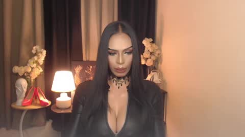 Snapshot of darksoul_mistress chatting on 30, 12, 2024 HAPPY BIRTHDAY MISTRESS MADRIANA online show from 30, 12, 2024