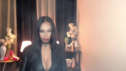 Snapshot of darksoul_mistress chatting on 4, 1, 2025 HAPPY BIRTHDAY MISTRESS MADRIANA online show from 4, 1, 2025