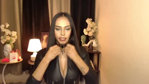 Snapshot of darksoul_mistress chatting on 14, 1, 2025 HAPPY BIRTHDAY MISTRESS MADRIANA online show from 14, 1, 2025