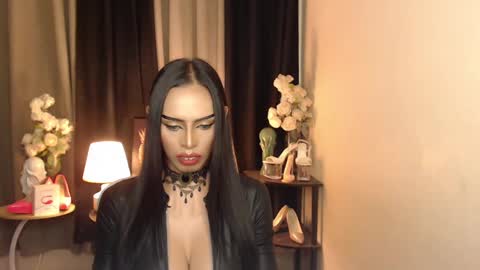 Snapshot of darksoul_mistress chatting on 24, 1, 2025 HAPPY BIRTHDAY MISTRESS MADRIANA online show from 24, 1, 2025