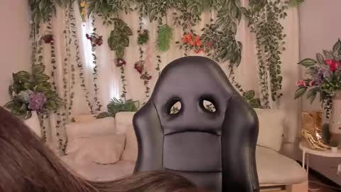 Chris online show from 12, 11, 2025