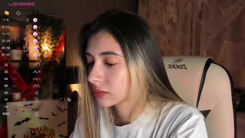 Snapshot of darlabelle chatting on 19, 10, 2025 Belle online show from 19, 10, 2025