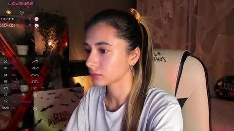 Snapshot of darlabelle chatting on 3, 11, 2025 Belle online show from 3, 11, 2025