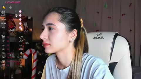 Snapshot of darlabelle chatting on 21, 12, 2025 Belle online show from 21, 12, 2025