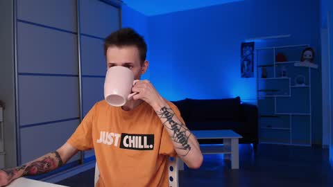 your lovely Oli online show from 25, 12, 2024