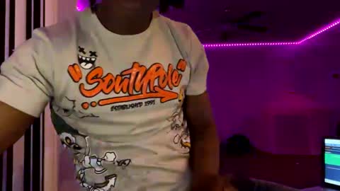 Snapshot of datb0igud chatting on 2, 1, 2025 LushLavish online show from 2, 1, 2025