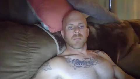 Snapshot of dave8404 chatting on 30, 10, 2025 Dave online show from 30, 10, 2025