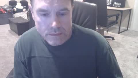 Snapshot of daved14u chatting on 25, 10, 2025 daved14u online show from 25, 10, 2025