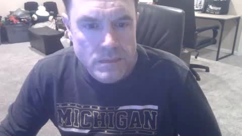 Snapshot of daved14u chatting on 24, 11, 2025 daved14u online show from 24, 11, 2025