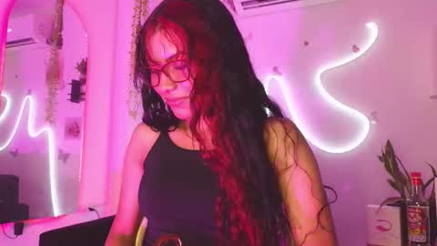 Snapshot of daviana_hill_ chatting on 21, 3, 2026 Davi online show from 21, 3, 2026