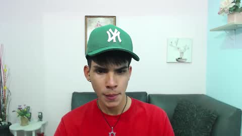 Snapshot of david_925_ chatting on 19, 10, 2025 David online show from 19, 10, 2025