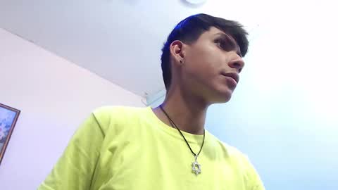 Snapshot of david_925_ chatting on 21, 10, 2025 David online show from 21, 10, 2025