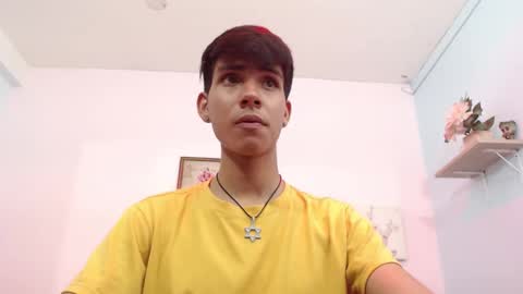 Snapshot of david_925_ chatting on 28, 10, 2025 David online show from 28, 10, 2025