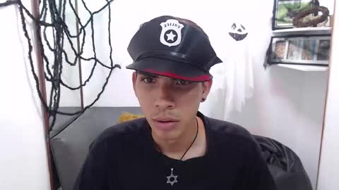 Snapshot of david_925_ chatting on 31, 10, 2025 David online show from 31, 10, 2025