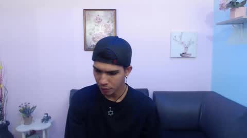 Snapshot of david_925_ chatting on 2, 11, 2025 David online show from 2, 11, 2025