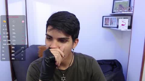 Snapshot of david_925_ chatting on 21, 11, 2025 David online show from 21, 11, 2025