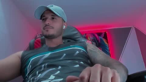 Snapshot of david__ox chatting on 2, 10, 2025 david__ox online show from 2, 10, 2025