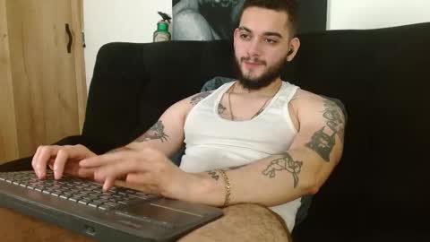 Snapshot of david_franco1 chatting on 17, 11, 2025 Twitter davidsanctum online show from 17, 11, 2025