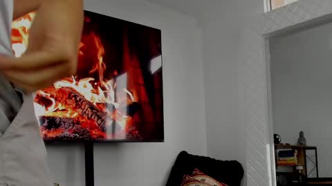 Hey im David that loves to explore and speak their fantasies. Very open talktative and nice. Feel free to chat with me online show from 4, 1, 2025