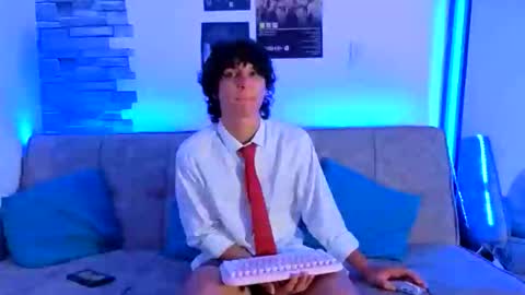 Snapshot of davidandclare chatting on 13, 11, 2025 DavidandClare online show from 13, 11, 2025