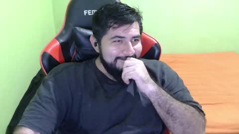 Snapshot of daviddelz chatting on 23, 11, 2025 David online show from 23, 11, 2025