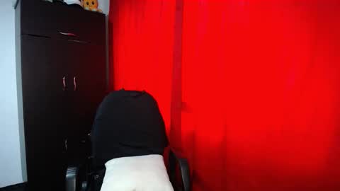 Snapshot of davidkaloc chatting on 12, 10, 2025 David online show from 12, 10, 2025