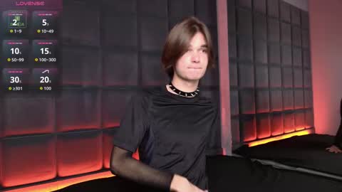 Snapshot of davidleatherhoff chatting on 6, 11, 2025 DAVID online show from 6, 11, 2025