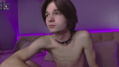 Snapshot of davidleatherhoff chatting on 16, 11, 2025 DAVID online show from 16, 11, 2025