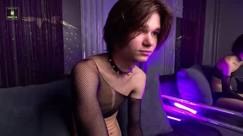 Snapshot of davidleatherhoff chatting on 17, 11, 2025 DAVID online show from 17, 11, 2025