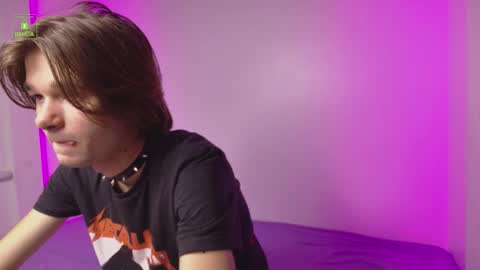 Snapshot of davidleatherhoff chatting on 22, 11, 2025 DAVID online show from 22, 11, 2025