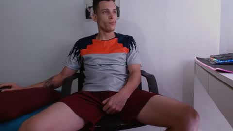 Snapshot of davidsalazar33 chatting on 8, 1, 2025 davidsalazar33 online show from 8, 1, 2025