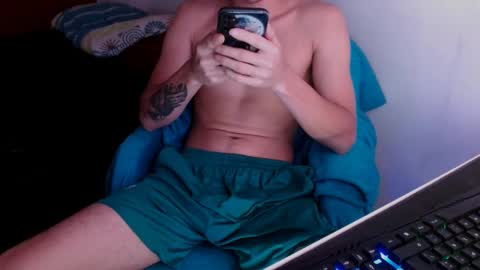 Snapshot of davidsalazar33 chatting on 6, 3, 2025 davidsalazar33 online show from 6, 3, 2025