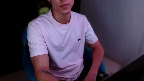 Snapshot of davidsalazar33 chatting on 13, 11, 2025 davidsalazar33 online show from 13, 11, 2025