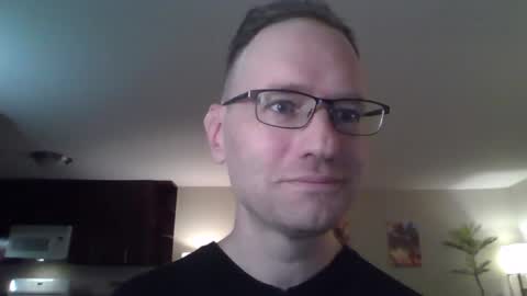 Snapshot of davidwilcox1982 chatting on 17, 12, 2025 Dave online show from 17, 12, 2025