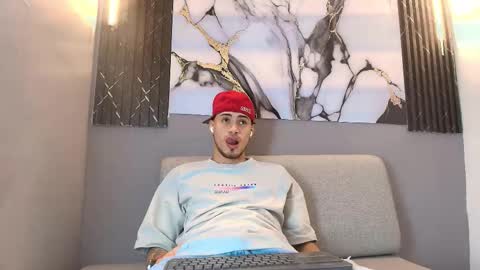 Snapshot of davin_01 chatting on 15, 12, 2025 DAVID online show from 15, 12, 2025