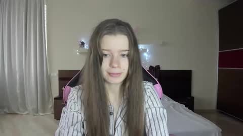 Snapshot of dazdrasmigdasue chatting on 1, 2, 2025 dazdrasmigdasue online show from 1, 2, 2025