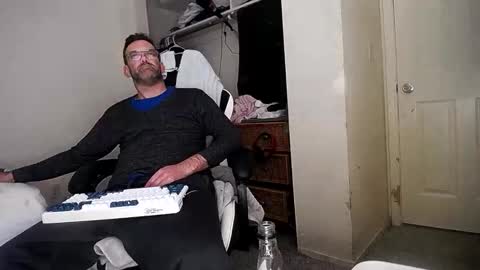 Snapshot of dbfroge chatting on 9, 11, 2025 dbfroge online show from 9, 11, 2025