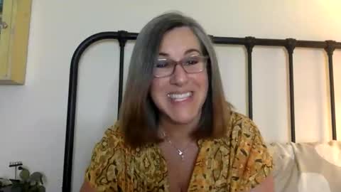 DDMolly online show from 7, 4, 2026