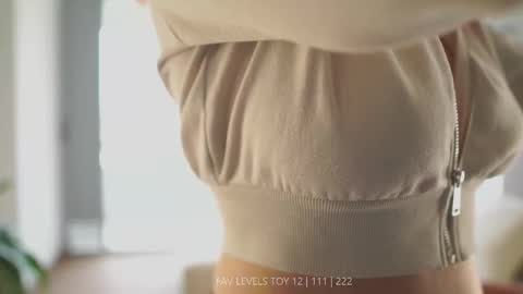 Snapshot of dearnina chatting on 10, 11, 2025 NINA 30OFF online show from 10, 11, 2025